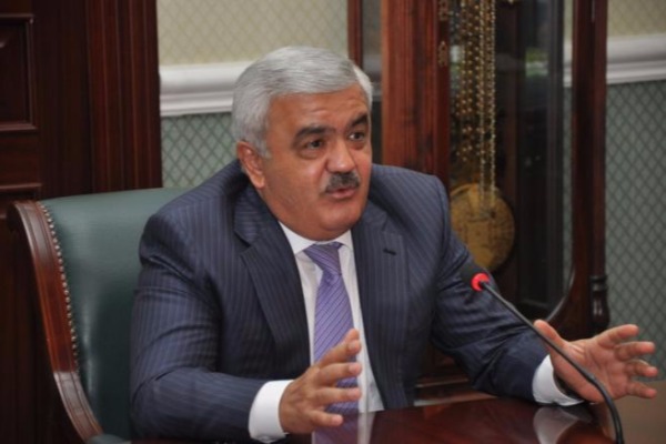Rövnəq Abdullayevin 35 il öncəki -   Fotosu