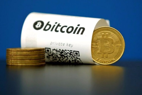 "Bitcoin" 2 min dollar ucuzlaşıb