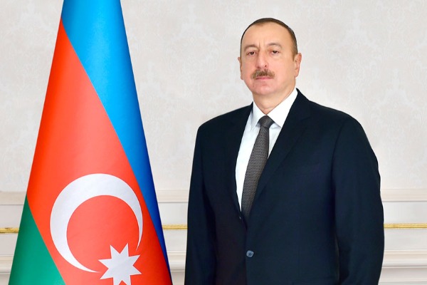 İlham Əliyev vyetnamlı həmkarını təbrik etdi