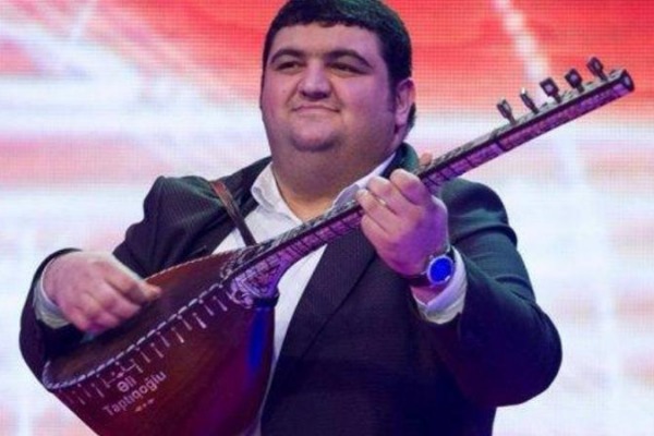 Mədəsini kiçildən aşıq Əli  TANINMAZ HALDA - FOTO