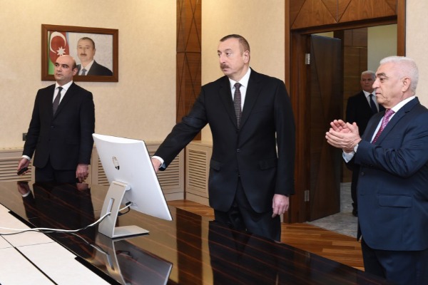 Prezident İlham Əliyev Bakı Paylayıcı Şəbəkəsinin yeni inzibati binasının və yarımstansiyalarının açılışında iştirak edib
