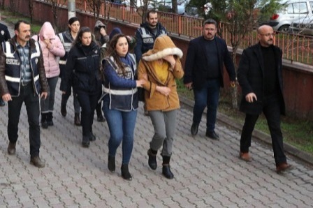 Türkiyədə polis azərbaycanlı qadınları saxladı - Ev alıb, fahişəlik edirmişlər - FOTO