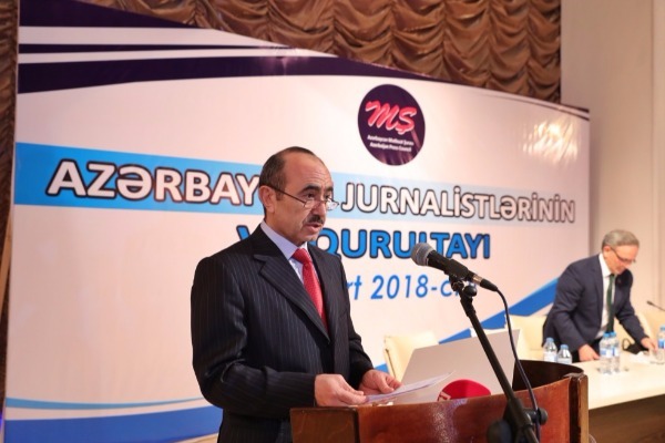 Əli Həsənov: Ölkədən qaçan şəxsləri xaricdə Azərbaycana qarşı təlimatlandırırlar