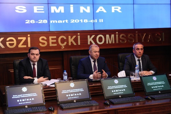 MSK-da kompüter mütəxəssisləri marifləndirilir - FOTOLAR