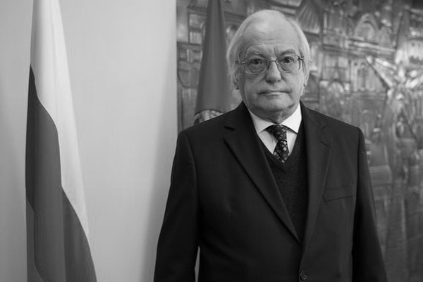 Səfir öldü - FOTO