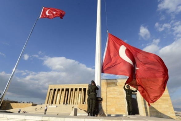 Üç günlük matəm elan edildi - Türkiyədə