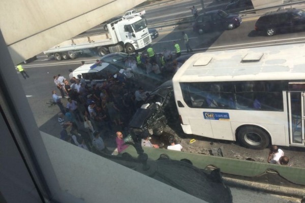 Bakı-Quba yolunda avtobusla minik maşını toqquşub, ölən və xəsarət alanlar var