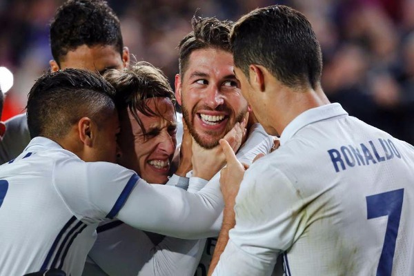 Daha bir superulduz “Real”dan gedir