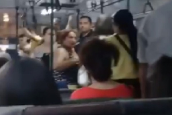 Bakıda ABŞ səfirliyi əməkdaşının avtomobili avtobusla toqquşdu