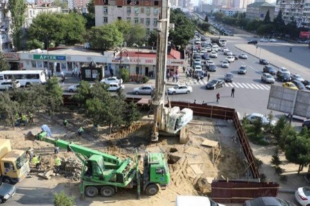 Bakıda unikal asma körpü tikilir