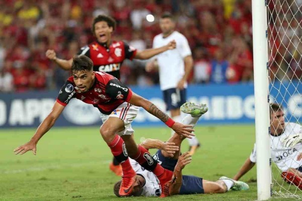 Braziliya millisinin üzvü rəsmən "Milan"da