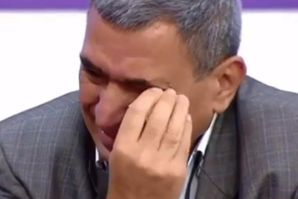 Oğlunu itirən əməkdar artist canlı efirdə HÖNKÜR-HÖNKÜR AĞLADI