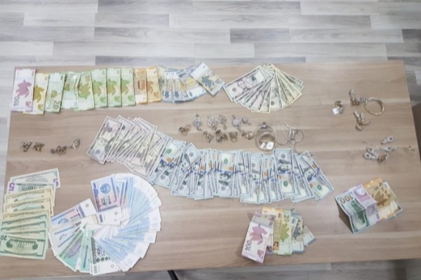 Bakıdan Daşkəndə yarım kq qızıl aparanlar saxlanılıb