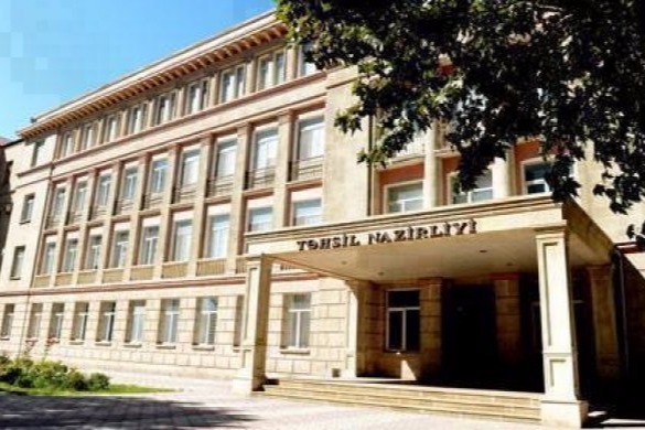 Müəllimlərin XV qurultayının təşkilində tələbə-könüllülər fəallıq göstəriblər