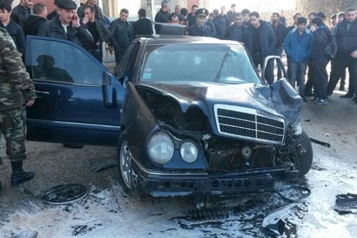 “Mercedes” qaz xəttinə çırpıldı - sürücü öldü