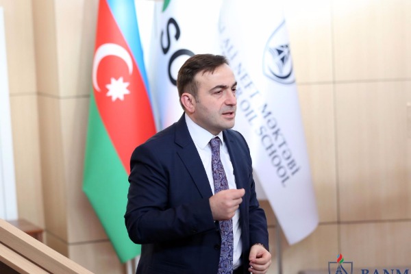 BP-nin vitse-prezidenti Bəxtiyar Aslanbəyli Bakı Ali Neft Məktəbində master klass keçdi