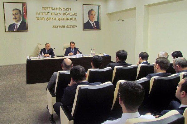 Sahibkarlığın İnkişafı Fondunda müvəkkil kredit təşkilatlarının nümayəndələri ilə görüş keçirilib