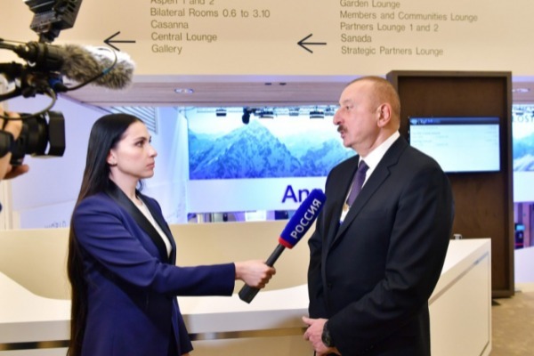 Prezident Rusiya və Çin kanalına müsahibə verib