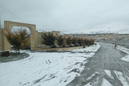 Azərbaycanda yol buz bağladı – 4 nəfər maşında köməksiz vəziyyətdə qaldı