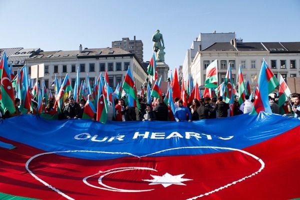 Avropa azərbaycanlıları Brüsseldə izdihamlı Qarabağ mitinqi keçirib
