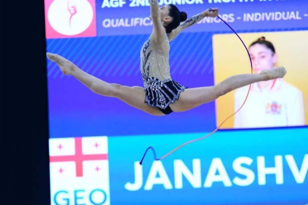 Bakıda Milli Gimnastika Arenasında bədii gimnastika üzrə 2-ci "AGF Junior Trophy" beynəlxalq turnirində təsnifat yarışları davam edir.