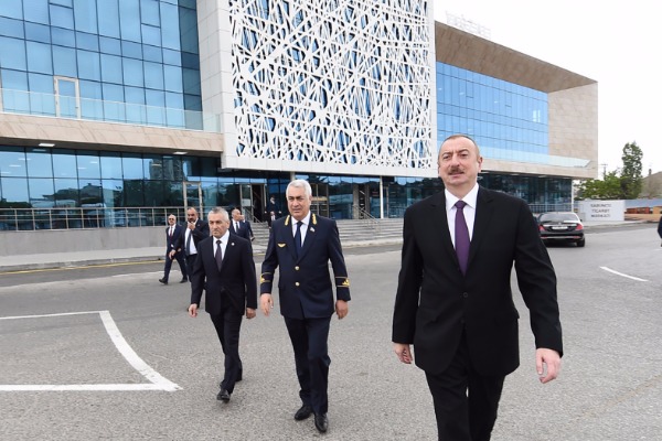 Prezident İlham Əliyev Sabunçu dəmir yolu vağzalı kompleksinin açılışında iştirak edib