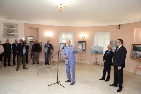 Moskva Şəhər Dumasında azərbaycanlı rəssamın sərgisi açılıb