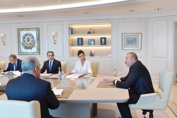 Azərbaycan Prezidenti İlham Əliyevin yanında iqtisadi müşavirə keçirilib