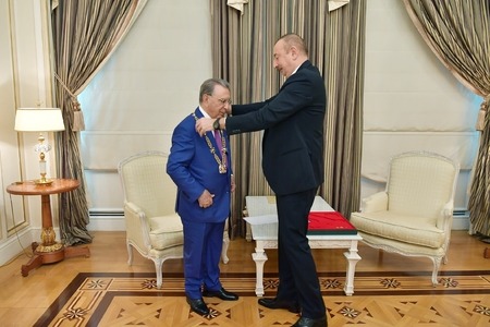 Prezident İlham Əliyev Ramiz Mehdiyevi qəbul edib və ona “Heydər Əliyev” ordenini təqdim edib