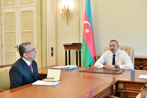 Azərbaycan Respublikasının Prezidenti İlham Əliyev Bakı Şəhər İcra Hakimiyyətinin başçısı Eldar Əzizovu qəbul edib.