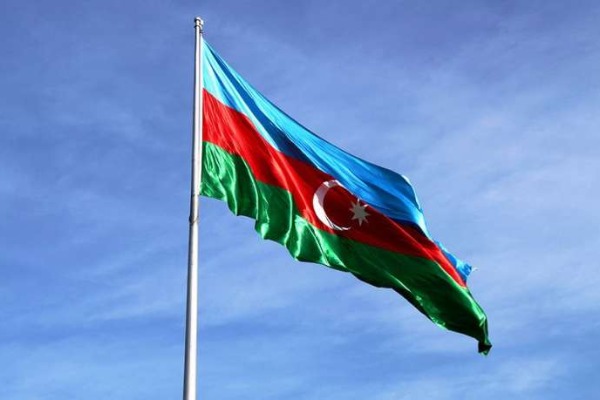 Azərbaycan Respublikasının Dövlət bayrağı Azərbaycan dövlətinin suverenliyi rəmzidir.