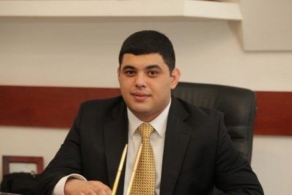 Timuçin Əfəndiyevin oğlu seçicilərə pul payladı