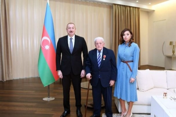 İlham Əliyev və Mehriban Əliyeva Xalq artisti ilə görüşdü