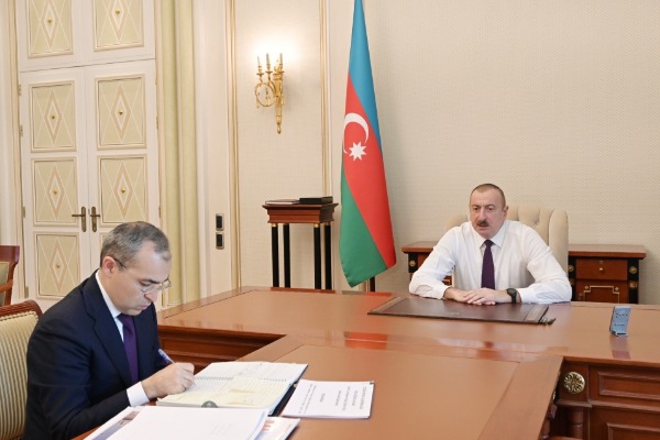 Azərbaycan Respublikasının Prezidenti İlham Əliyev       İqtisadiyyat naziri Mikayıl Cabbarovu qəbul edib