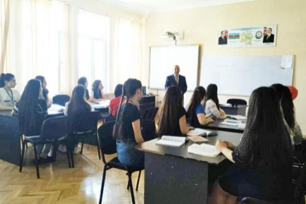 DİLİMİZƏ SEVGİ İLƏ        Azərbaycan dilini tələbələrimə necə öyrədirəm