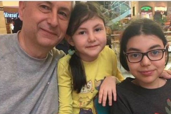 Koronavirusdan ölən həkimin son sözü -      “Qızlarımın yaşı azdır, onlara sahib çıxarsınız”.