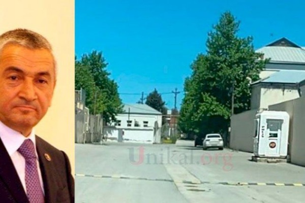 Azərbaycanda icra başçısı evinin qarşısında polis postu qurdurub