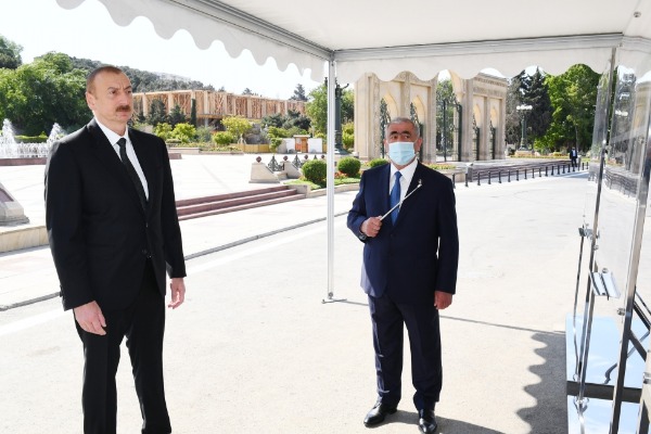 Prezident İlham Əliyev Bakının Neapol küçəsindəki yerüstü piyada keçidinin açılışında iştirak edib