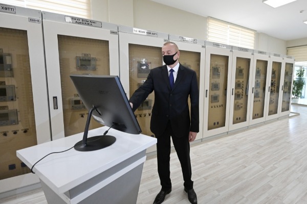 Prezident İlham Əliyev Bakının Nizami rayonunda yenidən qurulan “8-ci km” yarımstansiyasının açılışında iştirak edib