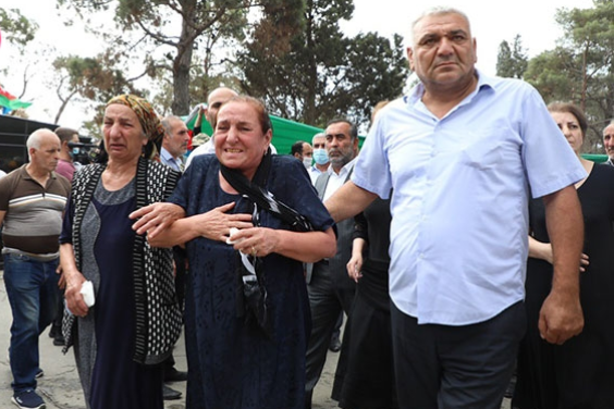 Şəhid generalımız Polad Həşimov dəfn edilir
