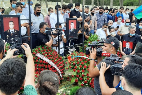 Şəhid general və polkovnik son mənzilə yola salındı
