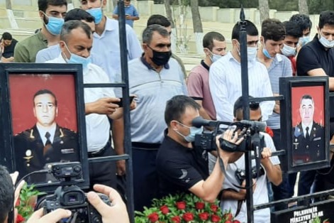 Şəhid generalın və polkovnikin qəbri ziyarət edildi