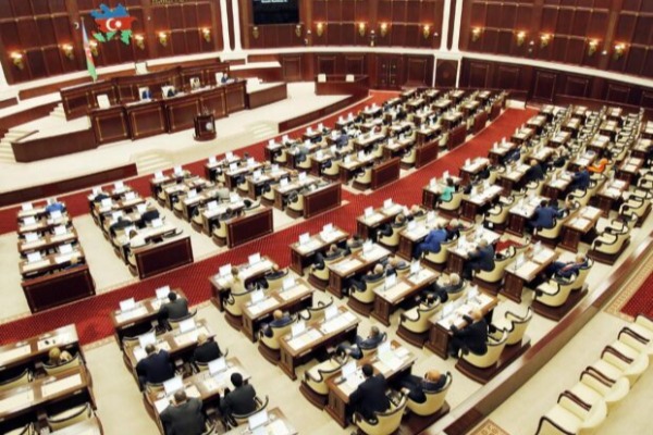 Parlament ayın 5-də niyə toplanır?