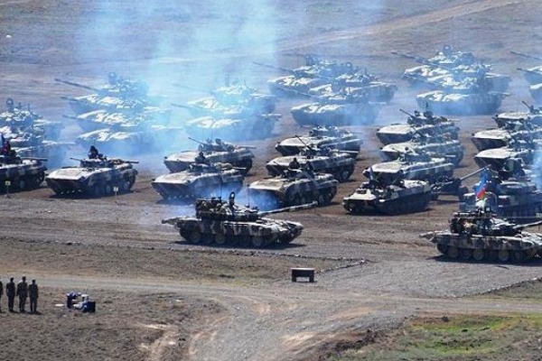 POLKOVNİK:         Vəziyyət pisdir, müharibə hər an başlaya bilər