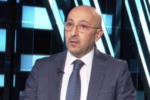 BNA-nın şöbə müdiri vətəndaşları qınadı: Taksi avtobus deyil