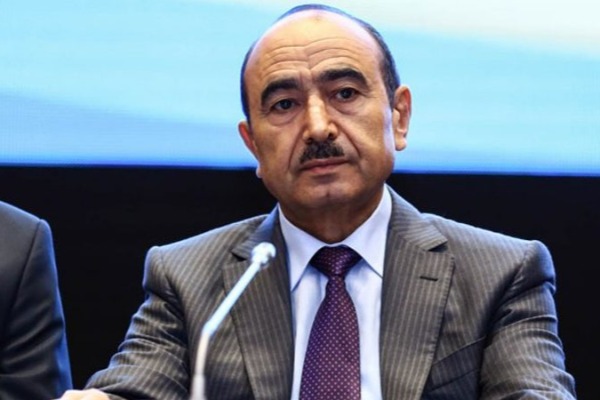 Əli Həsənov Dubayda:        Bahalı istirahət mərkəzində səhər yeməyi