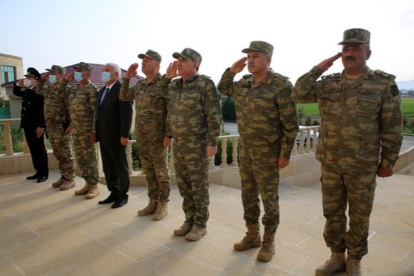 Generallar cəbhə bölgəsində:          Prezident tapşırıq verdi