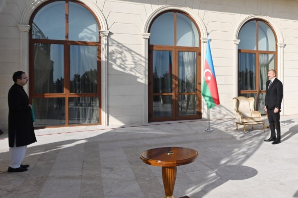 Prezident İlham Əliyev Pakistanın Azərbaycanda yeni təyin olunmuş səfirinin etimadnaməsini qəbul edib