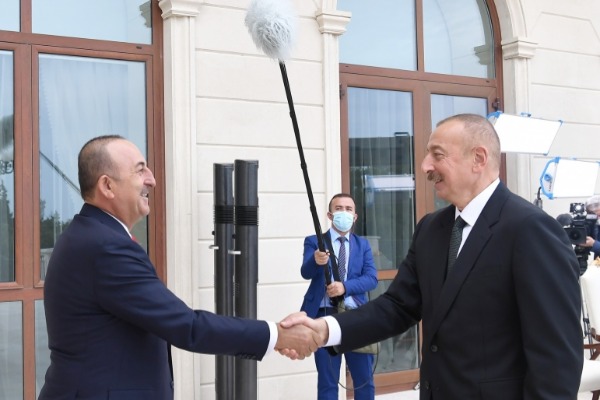 Prezident İlham Əliyev Türkiyənin Xarici İşlər nazirinin başçılıq etdiyi nümayəndə heyətini qəbul edib
