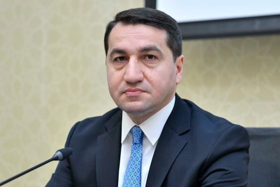 Hikmət Hacıyev: Ermənistanın Moskva bəyanatından sonra yenə də Azərbaycanın yaşayış məntəqələrini, infrastruktur obyektlərini hədəf alması qəbuledilməzdir
